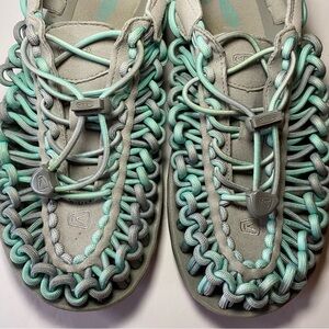 Keen Woman’s Uneek Model Sandals in Gray and Teal size 7